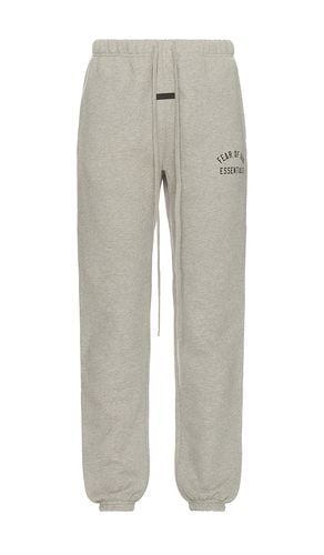 Classic Sweatpant in . Taglia M - Fear of God ESSENTIALS - Modalova