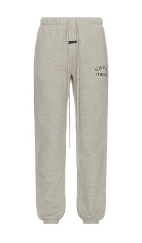 Pantalón deportivo en color gris claro talla L en - Light Grey. Talla L (también en M, S, X - Fear of God ESSENTIALS - Modalova