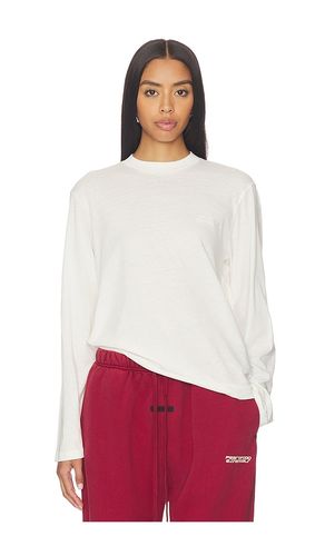 Classic Fit Long Sleeve Tee in . Size M. Also in S, XS - Fear of God ESSENTIALS - Modalova