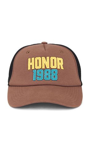 Honor 1988 Trucker Hat in - Honor The Gift - Modalova