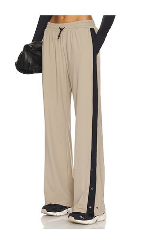 X Mona Kattan Alba Pant in . Size L. Also in XL - Heroine Sport - Modalova