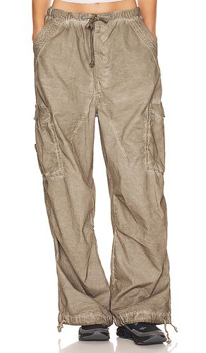 Pantalones de paracaídas oil wash en color talla L en - . Talla L (también en M, S, XL) - Jaded London - Modalova