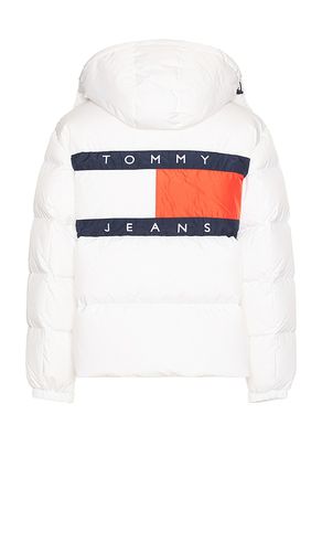 Flag Back Alaska Puffer in . Size M, S, XL/1X - Tommy Jeans - Modalova