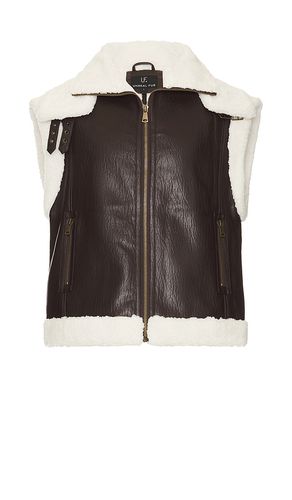 Leather Master Control Vest in . Size M, S, XL/1X - Unreal Fur - Modalova