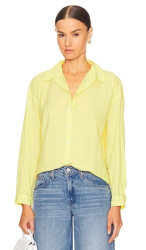 Camisa abotonada devyn en color amarillo talla L en - Yellow. Talla L (también en M, XS) - Velvet by Graham & Spencer - Modalova