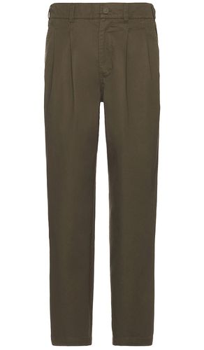 Double Pleated Chino Pant in . Taglia 30, 32, 34, 36 - WAO - Modalova