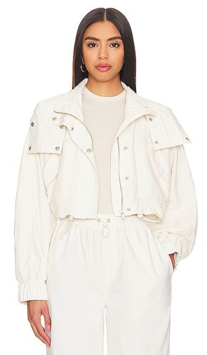 Mariposa Hooded Jacket in . Size M, S, XL, XS, XXS - WellBeing + BeingWell - Modalova