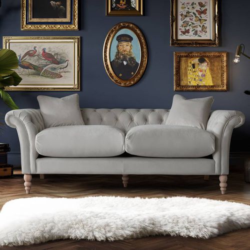 The Mayfair Large Sofa Velvet Chalk - The Great Sofa Company - Modalova