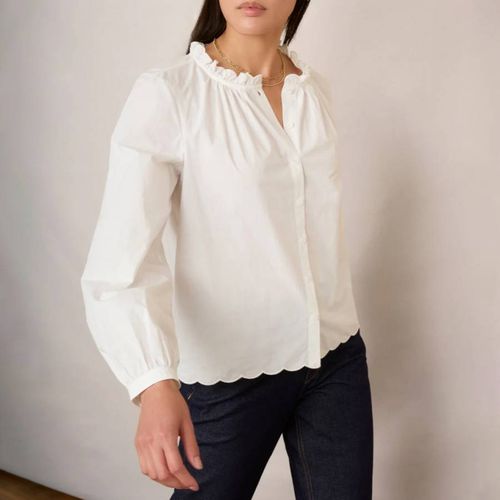 White Aisha Scallop Blouse - Wyse - Modalova