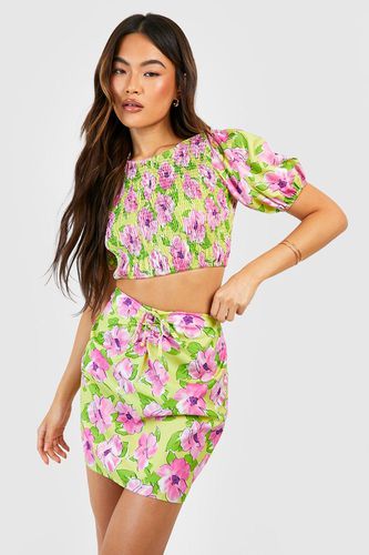 Womens Woven Floral Puff Sleeve Shirred Crop & Mini Skirt - - 6 - boohoo - Modalova