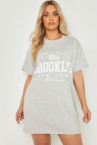Womens Plus Brooklyn Slogan Oversized T-shirt Dress - - 16 - boohoo - Modalova