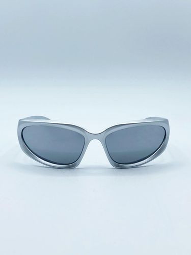 Wrap Around Racer Sunglasses in Silver - - One Size - SVNX - Modalova