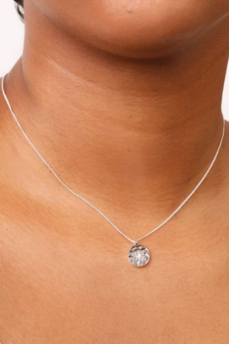 Womens Silver 'Hammered Disc' Necklace - - One Size - Caramel Jewellery London - Modalova