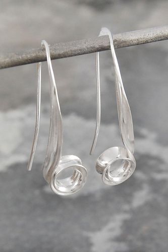 Womens Spiral Ribbon Sterling Silver Drop Earrings - - One Size - Otis Jaxon London - Modalova