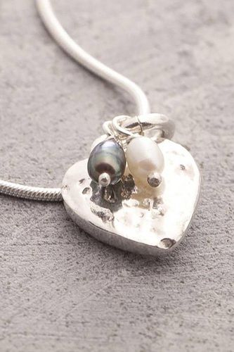 Womens Organic Sterling Silver Heart Pendant Necklace with Pearl Cluster - - One Size - Otis Jaxon London - Modalova