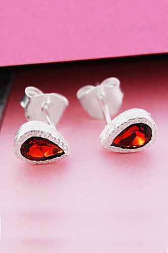 Womens Garnet Teardrop Sterling Silver January Birthstone Stud Earrings - - One Size - Otis Jaxon London - Modalova