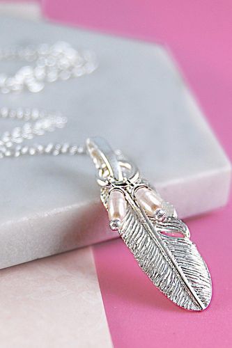 Womens Sterling Silver Feather Necklace with Pearls - - One Size - NastyGal UK (+IE) - Modalova