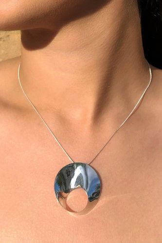 Womens Large Open Circle Wave Sterling Silver Pendant - - One Size - Otis Jaxon London - Modalova