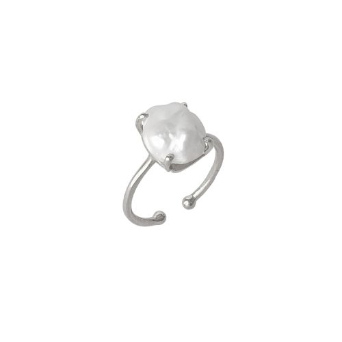 Womens Natural Irregular Baroque Pearl Adjustable Sterling Silver Hammered Ring - - One Size - Spero London - Modalova