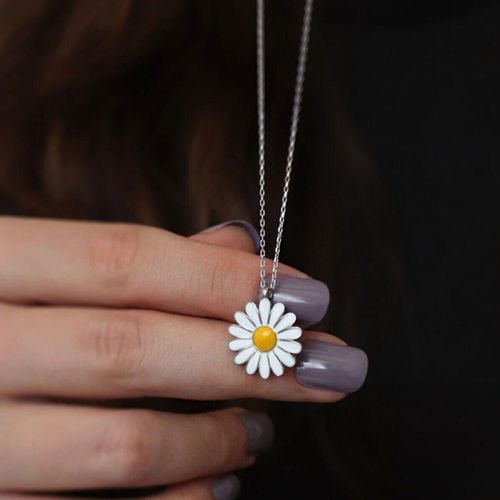 Womens Sterling Silver Daisy Pendant Necklace - - 18 inches - NastyGal UK (+IE) - Modalova