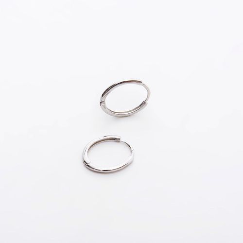 Womens Sterling Silver Oval Hoop Earring - - One Size - NastyGal UK (+IE) - Modalova