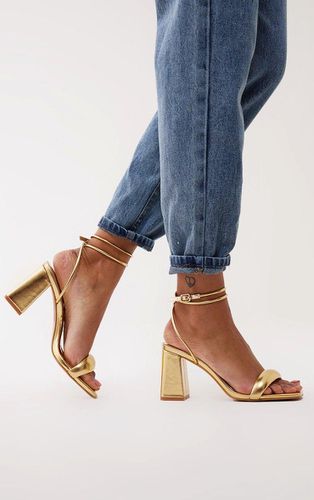 Womens Gold Wide Fit Pu Square Toe Quilted Low Block Heeled Sandals - - 5 - NastyGal UK (+IE) - Modalova