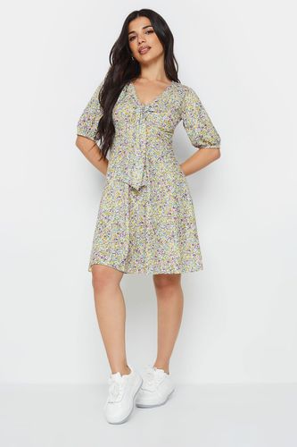 Womens Petite Floral Print Tie Front Mini Dress - - 16 - NastyGal UK (+IE) - Modalova