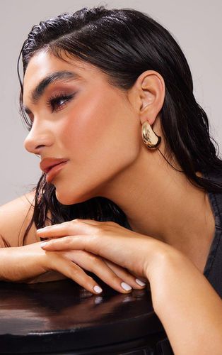 Womens Gold Curved Drop Earrings - - One Size - NastyGal UK (+IE) - Modalova