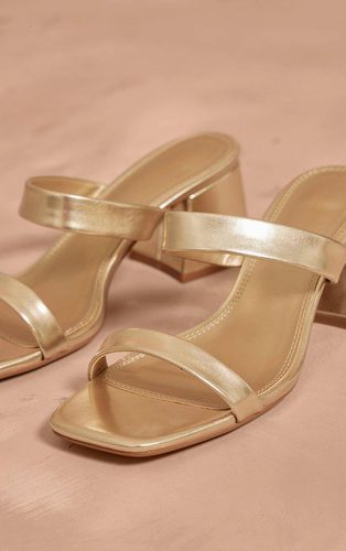 Womens Gold PU Wide Fit Square Toe Block Heeled Mules - - 4 - NastyGal UK (+IE) - Modalova