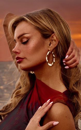 Womens Gold Abstract Wave Hoop Earrings - - One Size - NastyGal UK (+IE) - Modalova