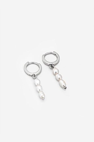 Womens Silver Baroque Pearl Huggie Hoop Earrings - - One Size - MUCHV - Modalova