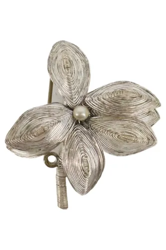 Vintage Brosche Blume Silberfarben mit Perle Elegant - Stuffle - Modalova