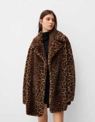 Abrigo Efecto Pelo Animal Print Mujer L - Bershka - Modalova