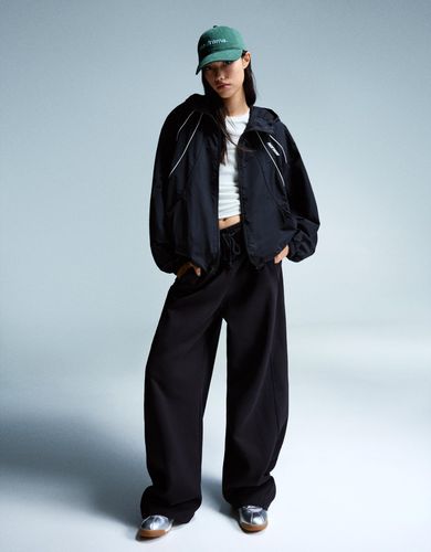 A Mujer S Negro" - Bershka - Modalova