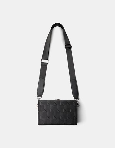 Bolso Caja Rígida Hombre - Bershka - Modalova