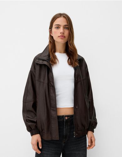 Cazadora Oversize Efecto Piel Mujer M - Bershka - Modalova