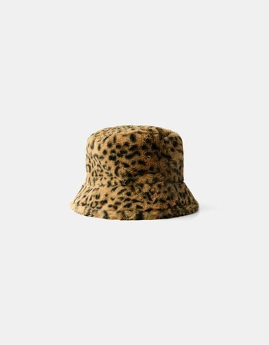 Bucket Pelo Animal Print Mujer - Bershka - Modalova