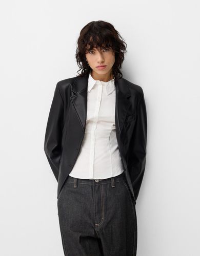 Blazer Ajustada Efecto Piel Mujer M - Bershka - Modalova