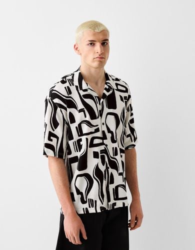 Camisa Manga Corta Plisada Print Hombre L / - Bershka - Modalova