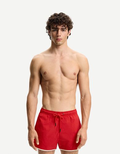 Te Hombre M Rojo" - Bershka - Modalova