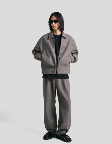 Ela Hombre 40 Gris Oscuro" - Bershka - Modalova