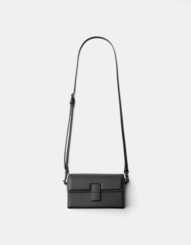 Bolso Crossbody Mini Rígido Hombre - Bershka - Modalova