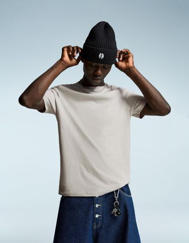 Iseta Manga Corta Básica Hombre Xxl " - Bershka - Modalova