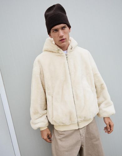 Ecto Pelo Capucha Hombre Xl Crudo" - Bershka - Modalova