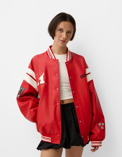 Cazadora Varsity Oversize Efecto Piel Mujer L - Bershka - Modalova