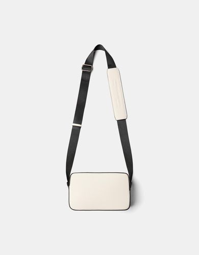 Bolso Crossbody Caja Rígida Hombre - Bershka - Modalova