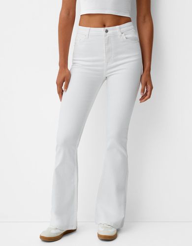 Bershka Jeans Flare Mujer 34 Blanco - Bershka - Modalova