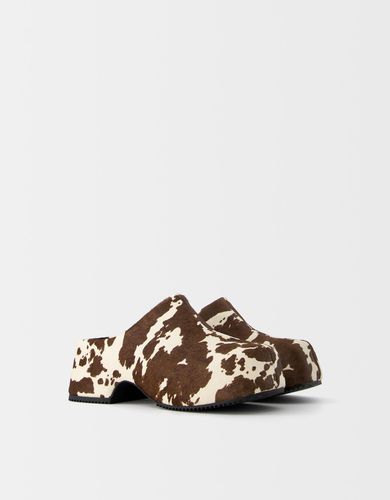 Zueco Plataforma Animal Print Piel Mujer 35 - Bershka - Modalova