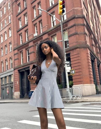 Vestido Mini Halter Bengalina Mujer S - Bershka - Modalova