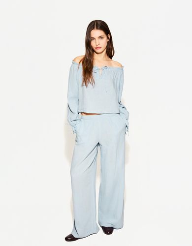 Blusa Off-Shoulder Lazada Mujer Xl - Bershka - Modalova